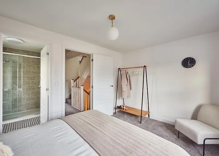 Coventry Home For 6+2, 150Mbp Wi-Fi + Parking