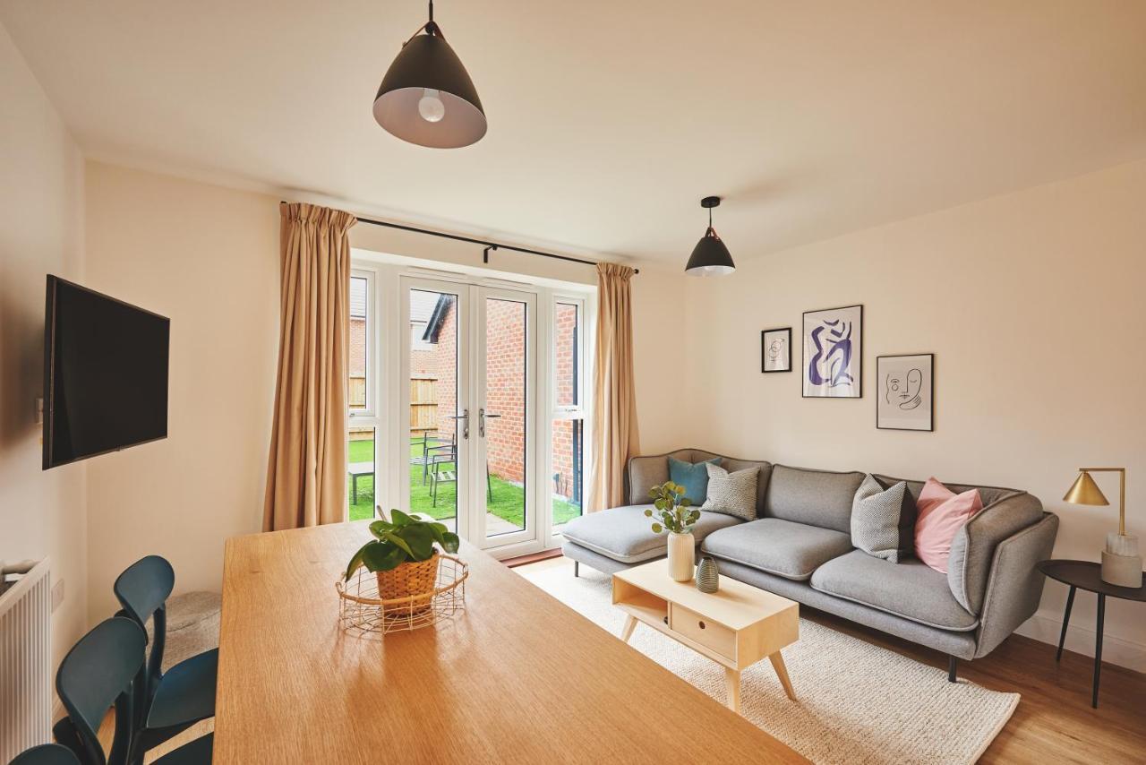 For 6+2, 150mbp Wi-fi + Parking Coventry